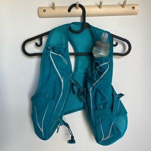 Osprey Dyna LT Women's Running Hydration Vest with one Hydraulics Soft Flask